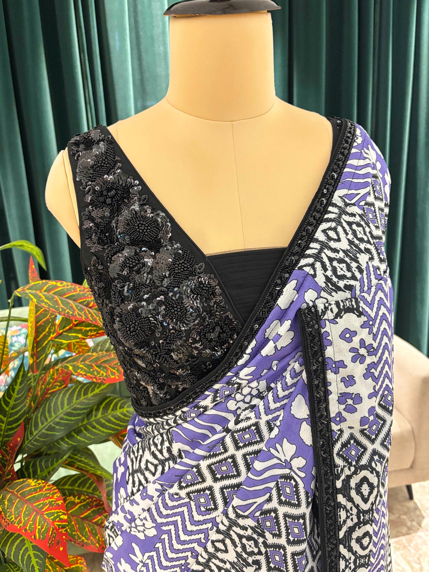 Lavender Ikat Print Saree With Black Border And Blouse Piece