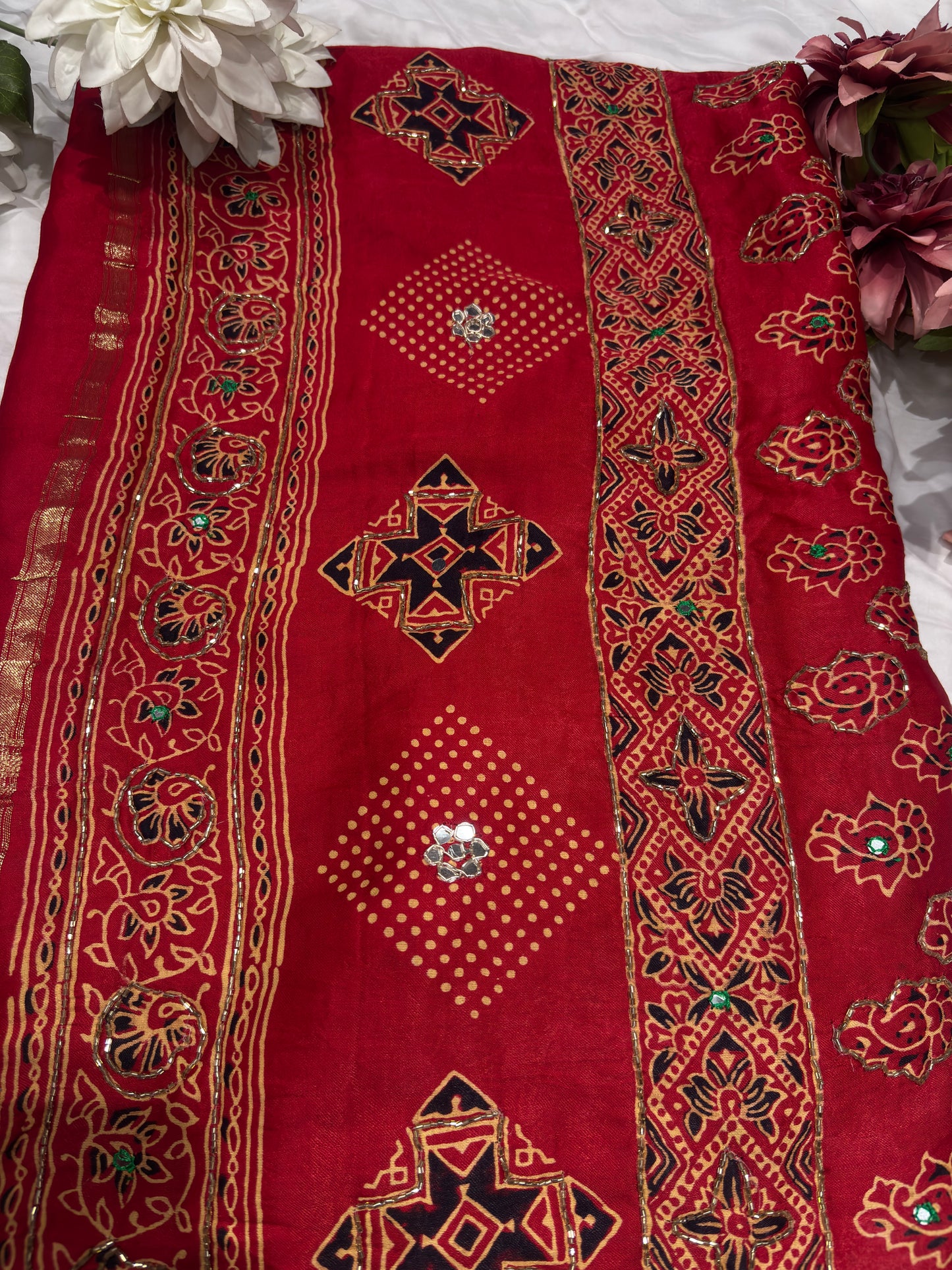 Elegant Red Bandhani Saree with Traditional Printed Border