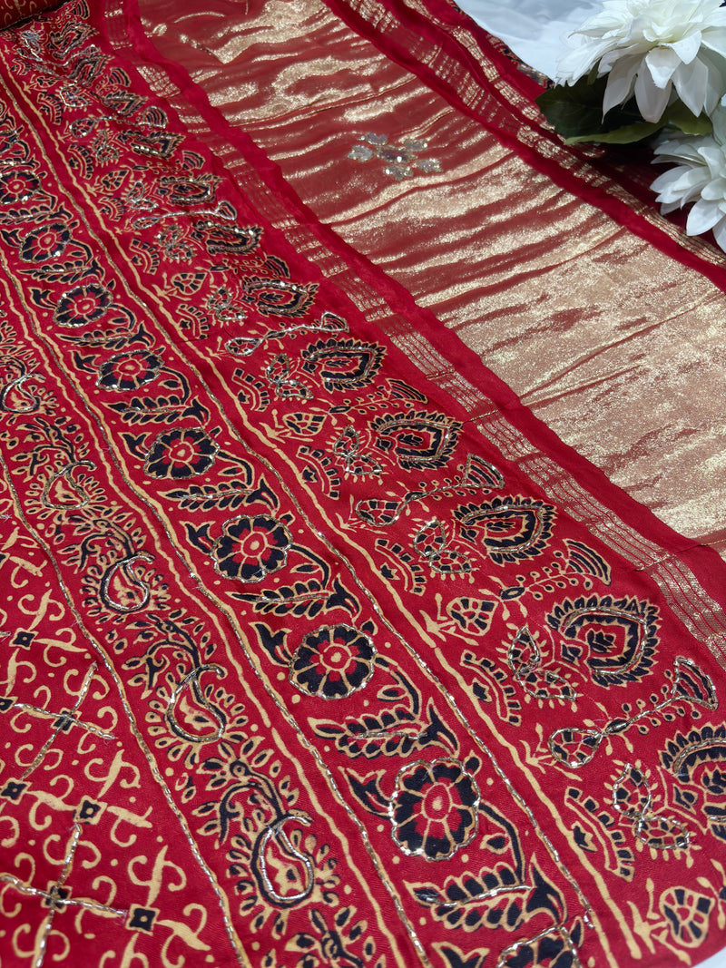 Traditional Red Ethnic Printed Saree with Paisley Motifs