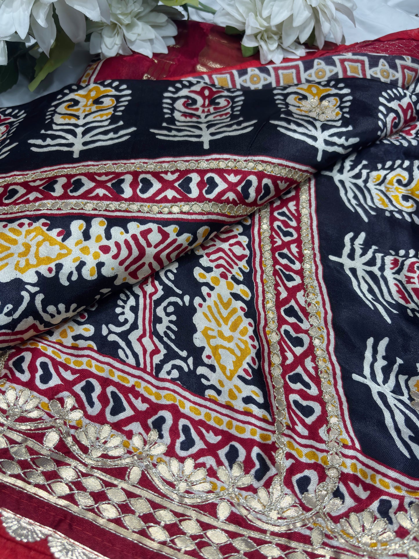 Elegant Red Silk Saree with Golden Zari Floral Design