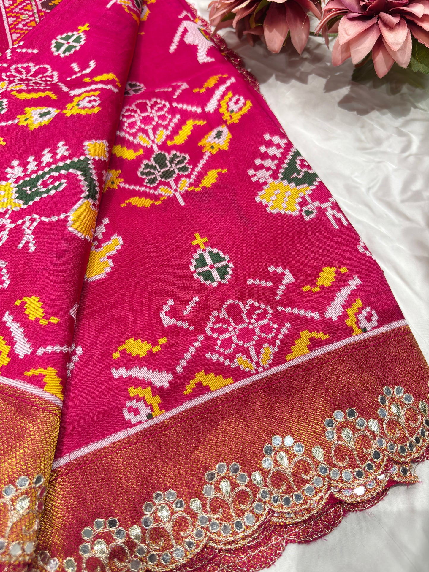 Patola Rani Colour  Saree with Geometric Floral Patterns