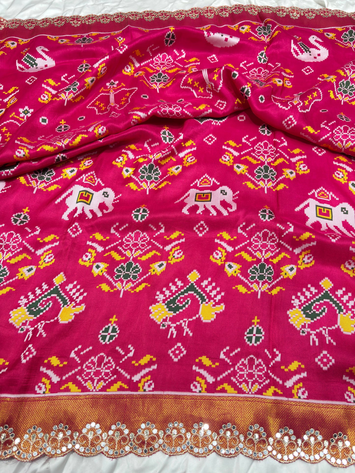 Patola Rani Colour  Saree with Geometric Floral Patterns