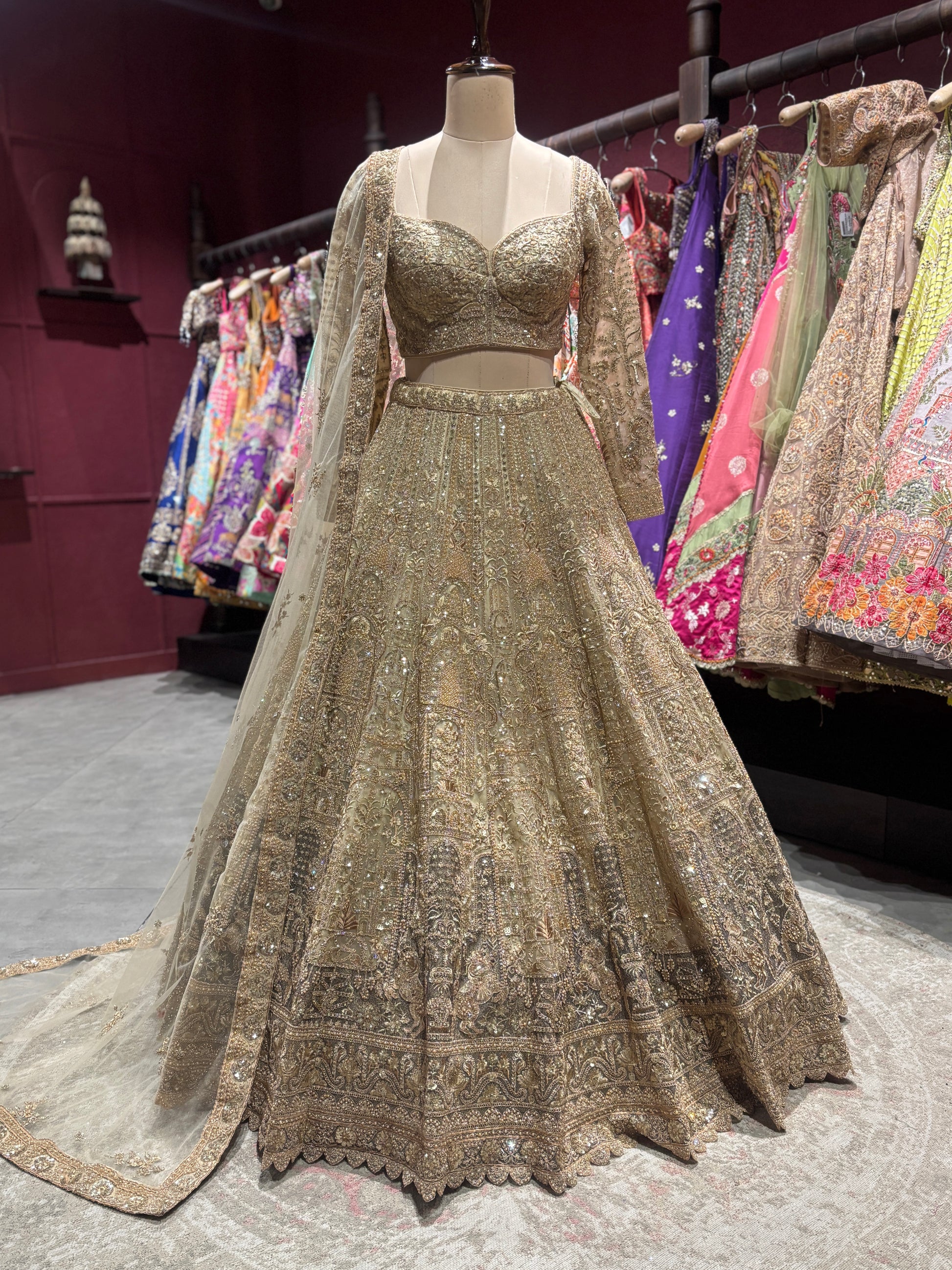 Golden Maharani Designer Lehenga With Grand Heritage Zari Work Golden / L Golden Maharani Designer Lehenga With Grand Heritage Zari Work Golden / L