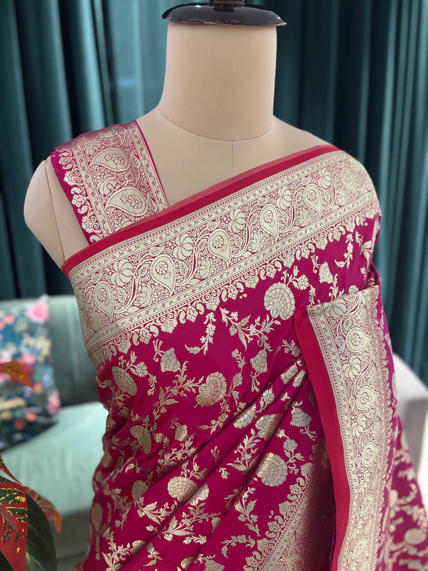 Red Elegant Silk Saree with Rich Gold Floral Motifs